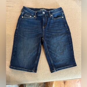 Calvin Klein High Rise Bermuda Jeans Shorts, Women’s 4, Dark Rinse, EUC